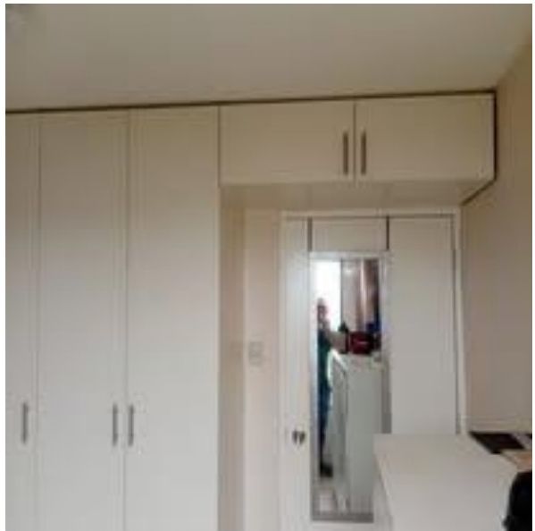 Closet ahumado de pared a pared